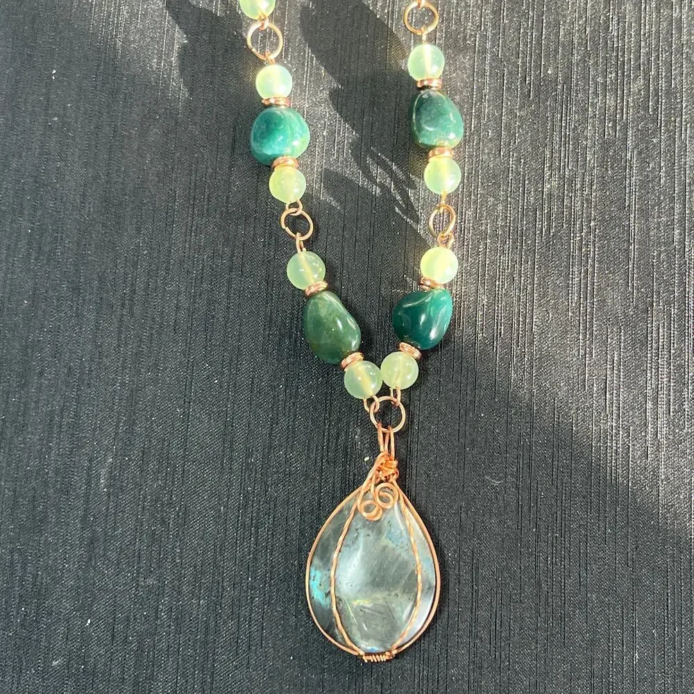 Labradorite 20